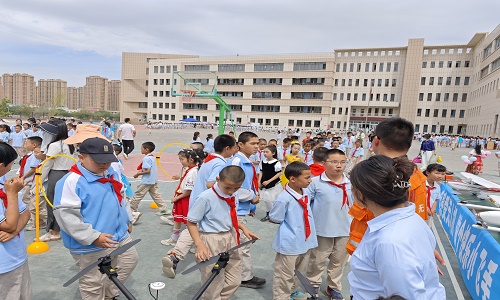 【新疆青少年無人機培訓】多旋翼無人機操作技巧,保華潤天航空專業(yè)指導