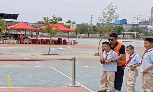 新疆無人機培訓保華潤天航空：少年必學！無人機培訓全解析，開啟科技夢想之旅